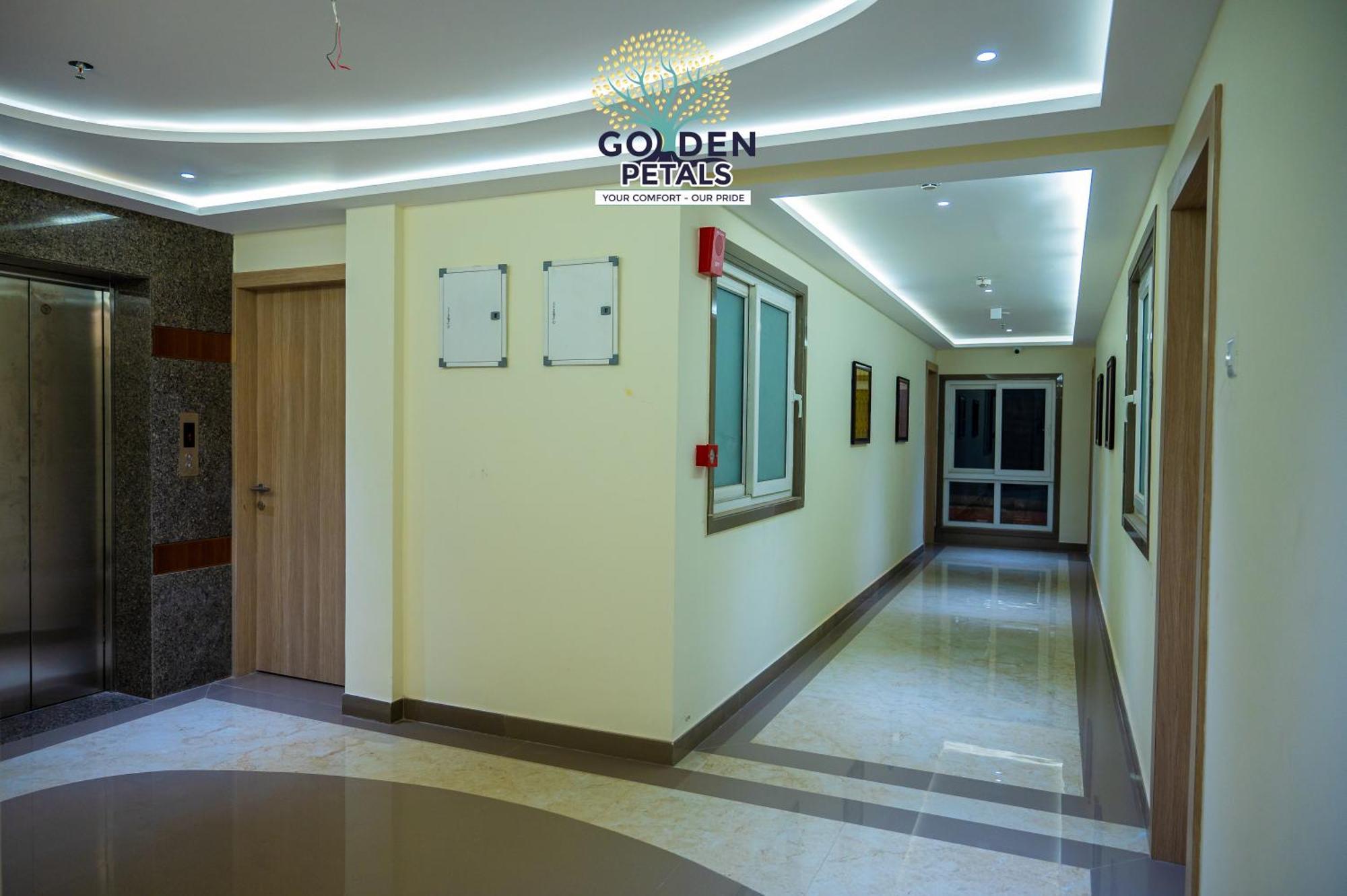 Hotel Golden Petals Varanasi Exterior photo